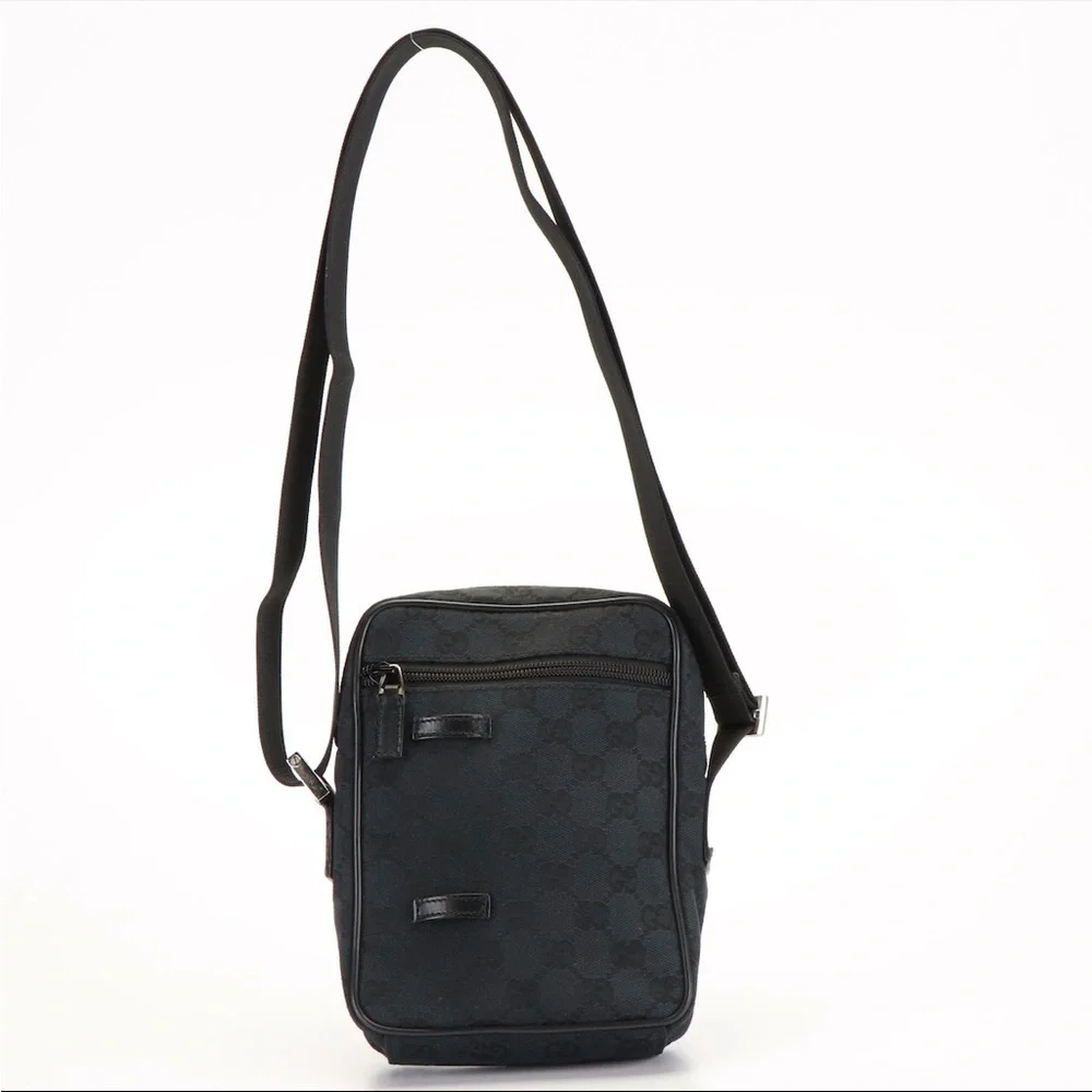 Gucci Crossbody Messenger Bag in Black GG Canvas Luxury Designer Authentic Italy